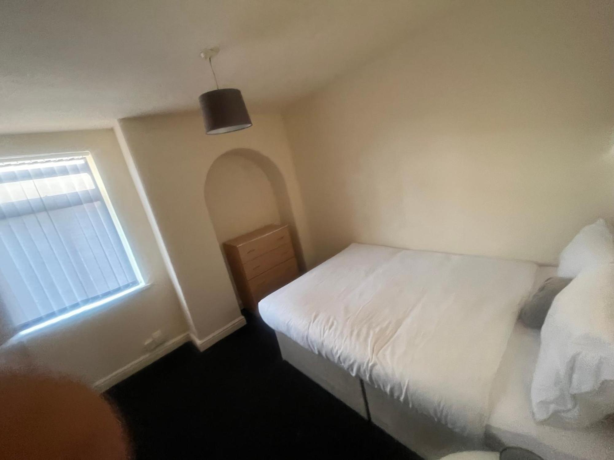 Simple Inn Wakefield Εξωτερικό φωτογραφία