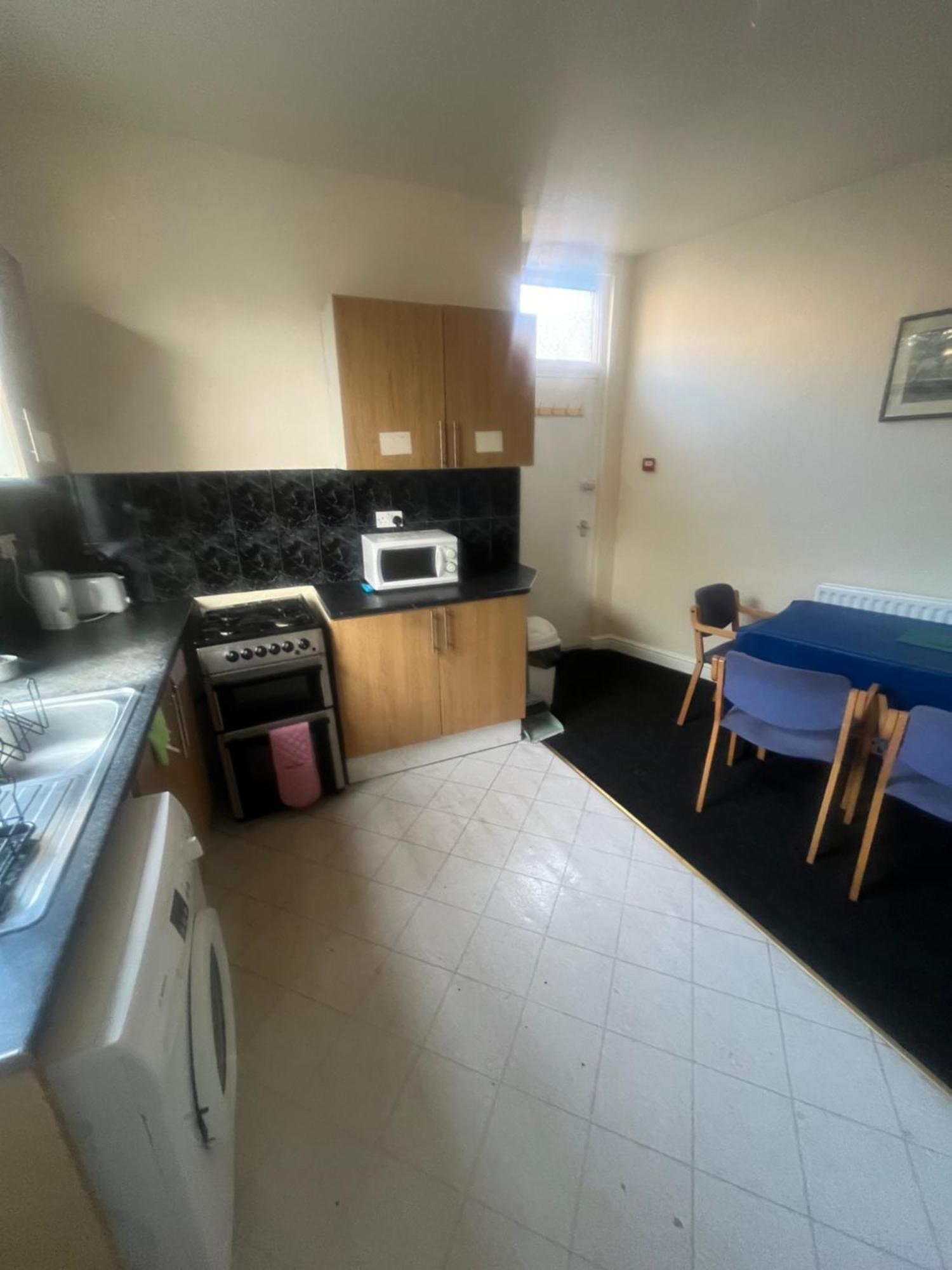 Simple Inn Wakefield Εξωτερικό φωτογραφία