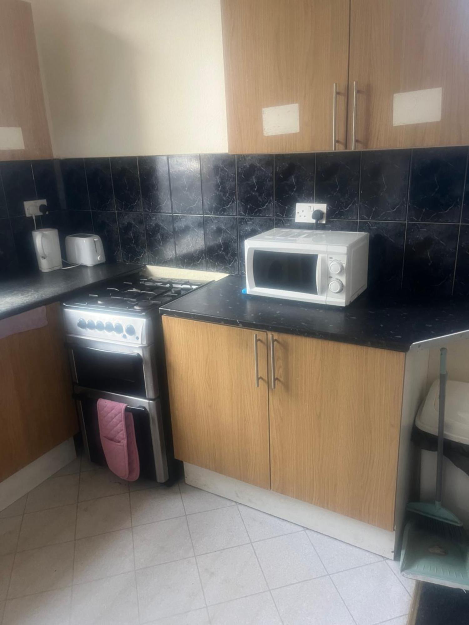 Simple Inn Wakefield Εξωτερικό φωτογραφία